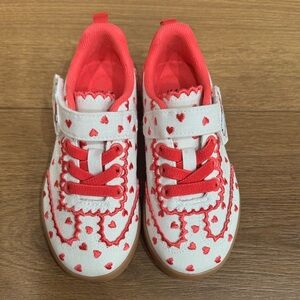 New H&M Hello Kitty Heart Pattern Toddler/Kids Red Sneakers size 9